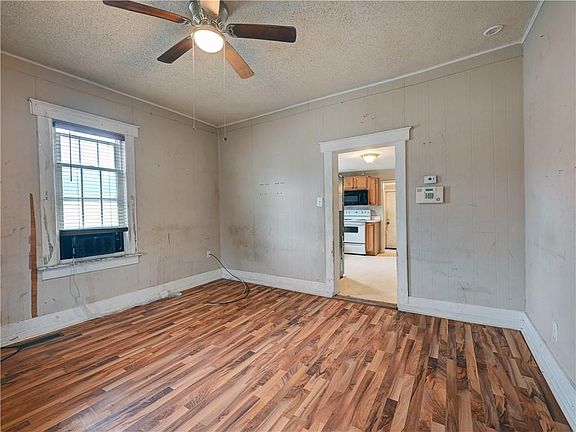5th image of 200 S 12th St