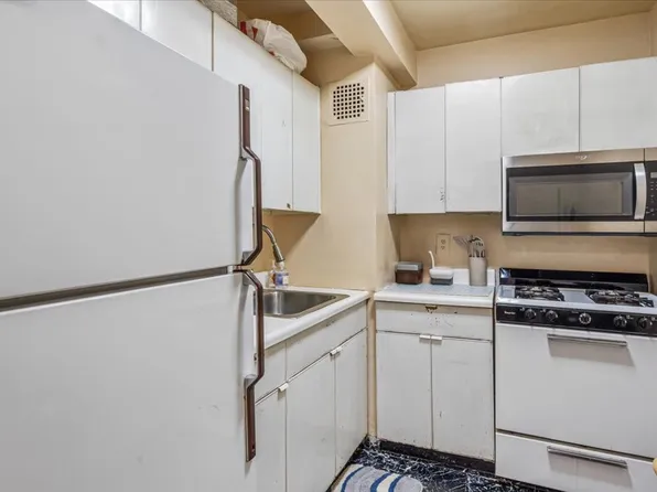 107-40 Queens Boulevard image 15 of 21