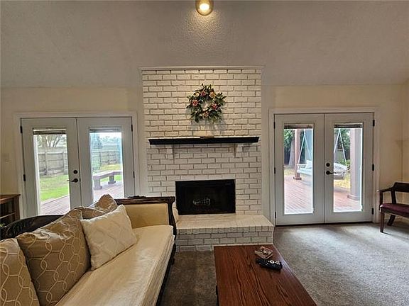 5th image of 480 Laura Dr N