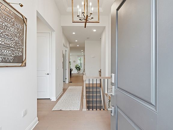 3rd image of 110 Glen Ellen Blvd #110