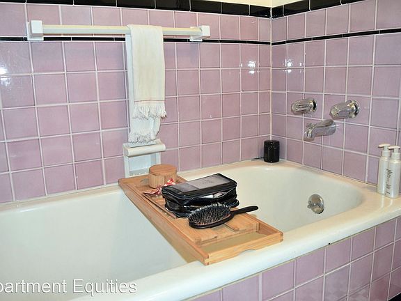 3rd image of 465 N Spaulding Ave #11666276