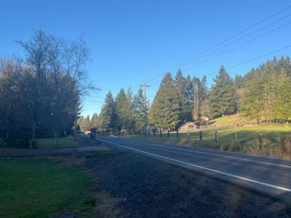 Exterior Neighborhood (street photo)