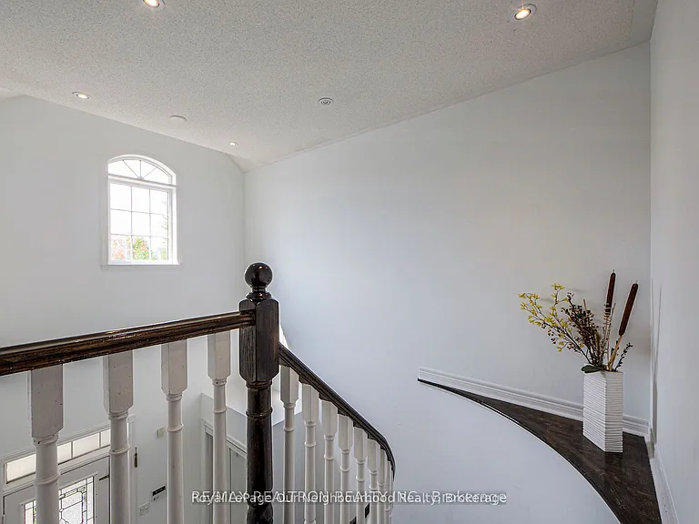 269 Treasure Rd E #UPPER — Photo 12