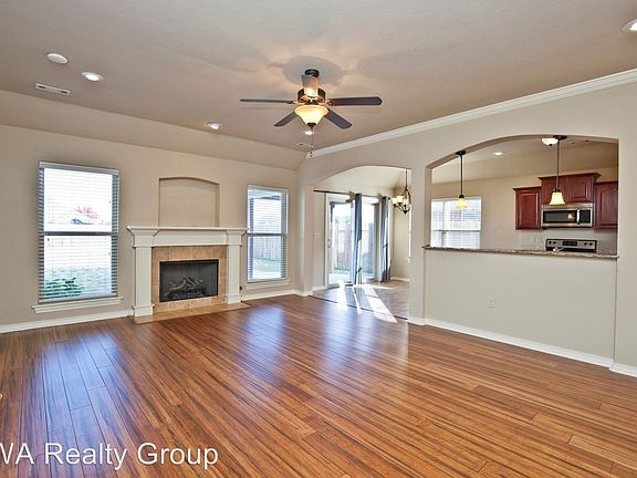 3rd image of 3060 Azure Ave N