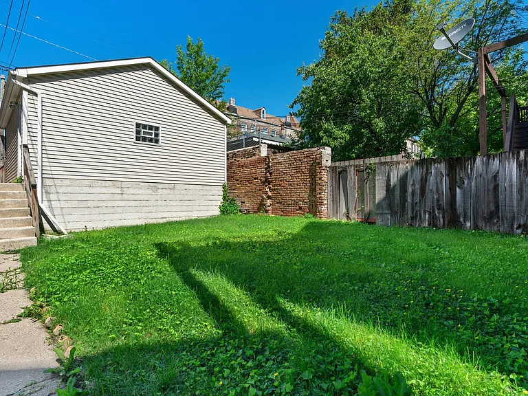 2010 S Loomis St #1 — Photo 18