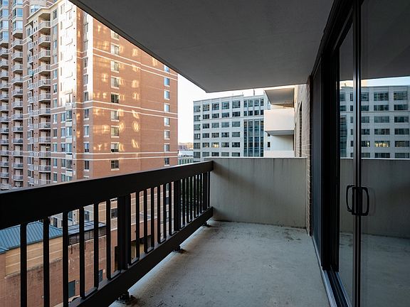 5th image of 3800 Fairfax Dr APT 501