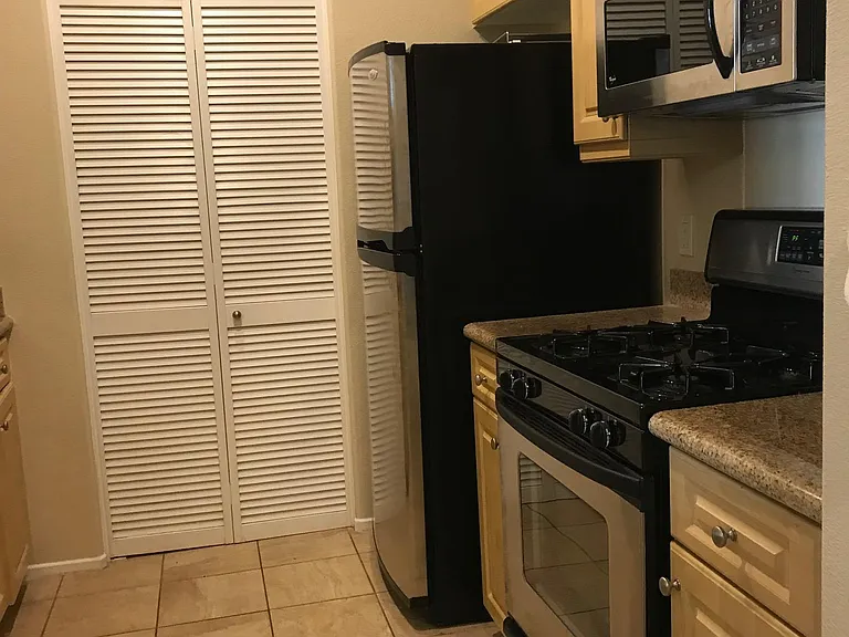 2409 Watermarke Pl — Photo 3