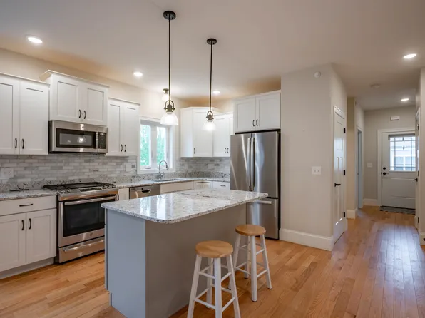 10 Abenaki Circle, Merrimack, NH 03054