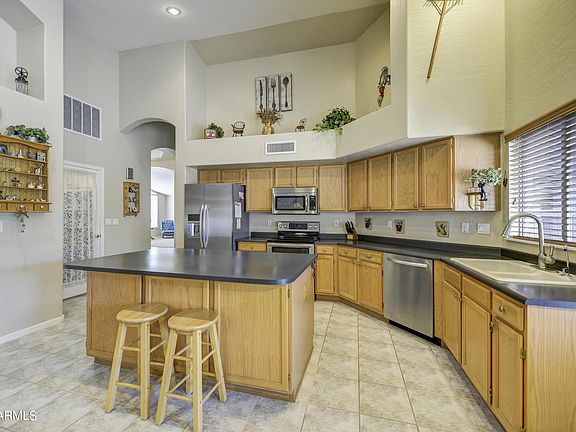 3rd image of 1285 W Courtney Ln