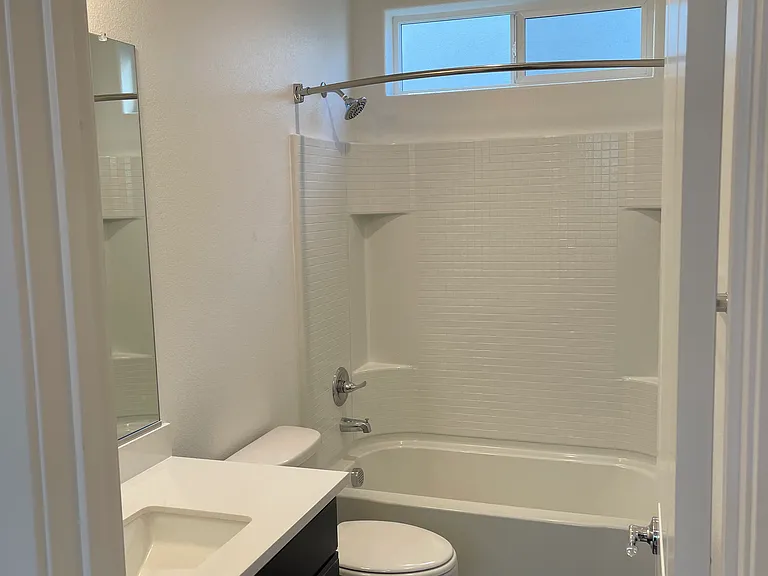129 Sophia Ct — Photo 16