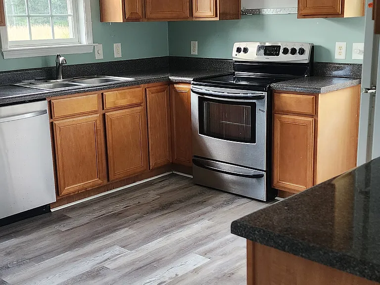 4089 Cedar Plains Rd — Photo 3