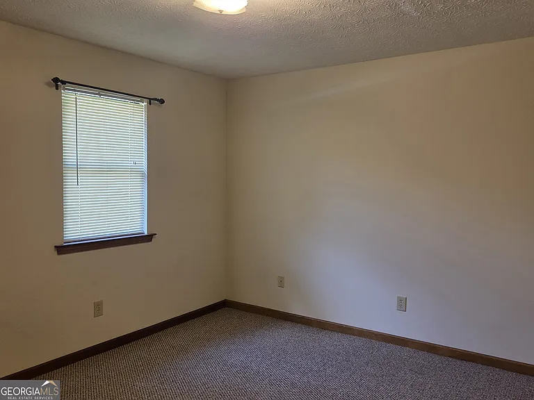 8437 Pineland Dr — Photo 10