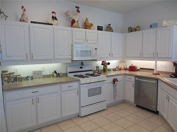 5th image of 4882 Whispering Oaks Dr
