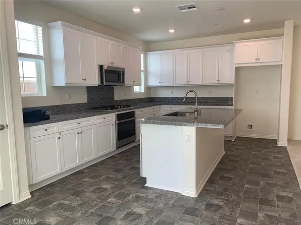 16725 Stags Leap Ln, Fontana, CA 92336