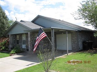 1032 NW 14th St, Moore, OK 73160