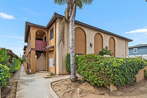 1351 Holly Ave #Q Photo 1