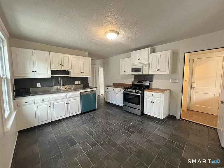 158 Beechwood Ave #2 — Photo 6