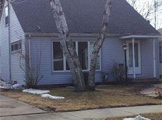 420 N Lark St, Oshkosh, WI 54902