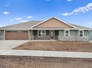 1020 Sage Oak Cir, Manchester, IA 52057