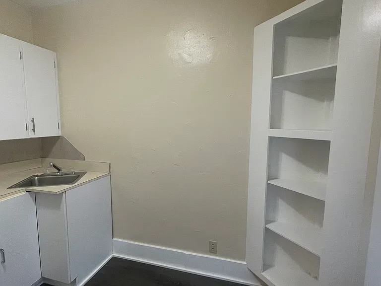 220 E Toronto Ave #3 — Photo 13