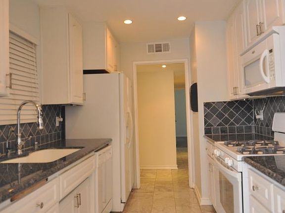 4th image of 1011 E California Ave Unit 203