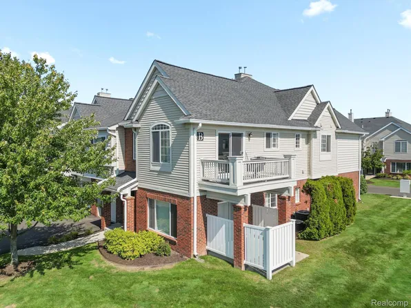 23050 Fairlane Blvd #B16, Trenton, MI 48183