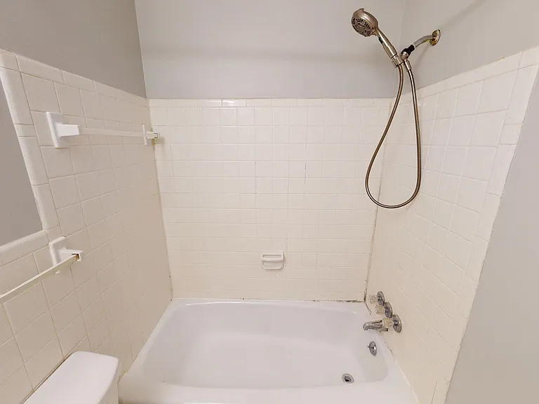 Executive House — Photo 27