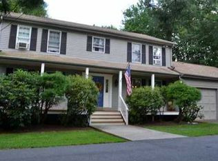 4 Old Jenckes Hill Rd, Lincoln, RI 02865