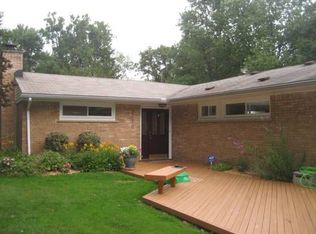 2778 Pine Hill Dr, Troy, MI 48098