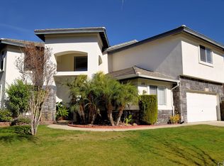 925 Shepard Crest Dr, Corona, CA 92882