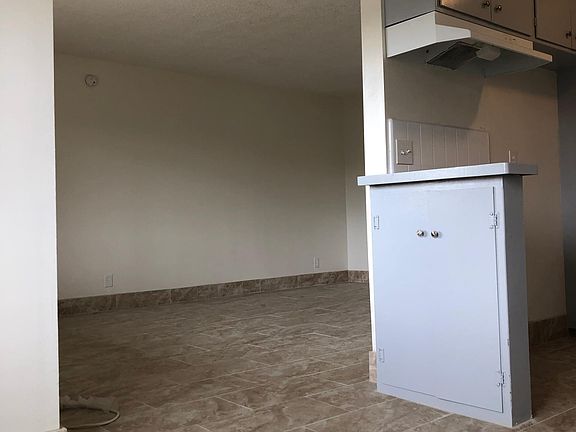 3rd image of 5012 Maplewood Ave APT 2