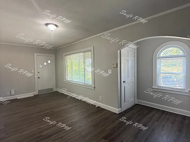 3811 Monroe Ave — Photo 3