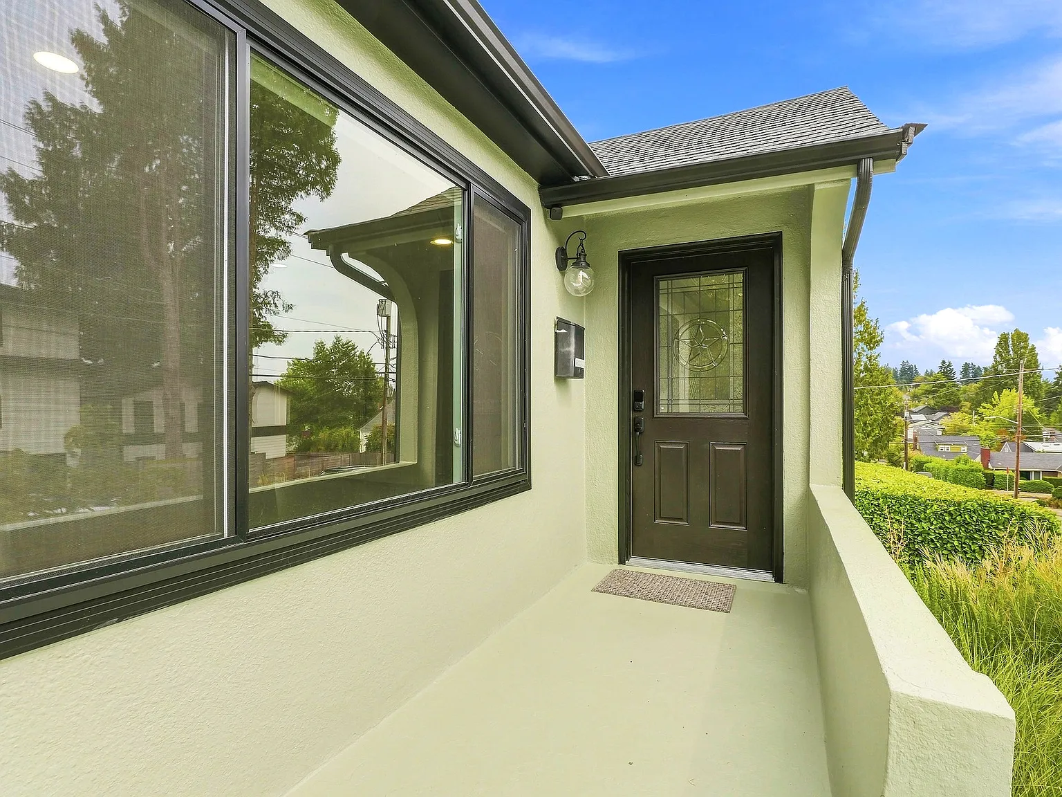 3 bed, 1880 sqft, $4,900 — Photo 4