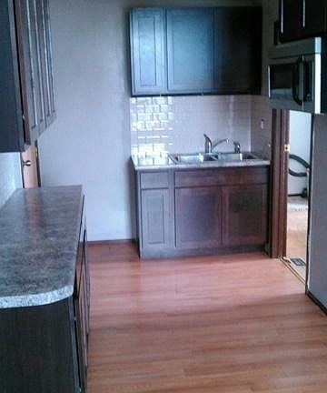 4th image of 117 1/2 S Batavia Ave #2