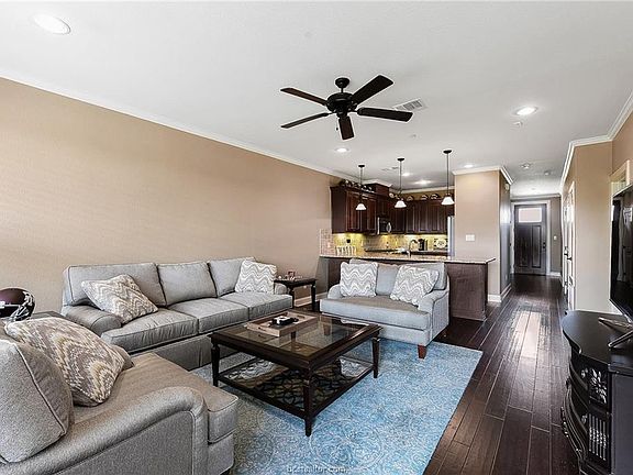 3rd image of 3208 Casita Ct Unit 325