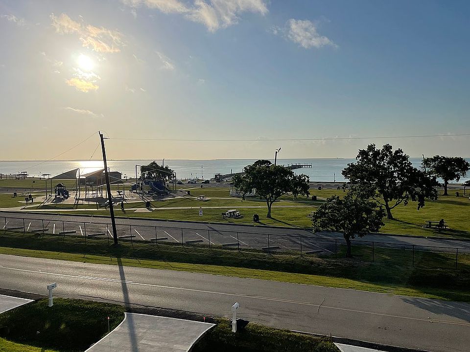 1st image of 727 Bayshore Dr