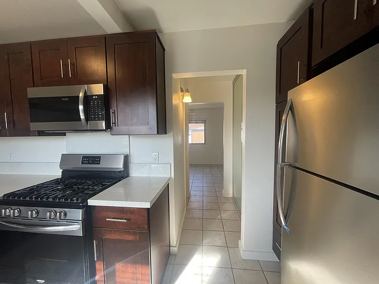 3155-08 Kemper St — Photo 5