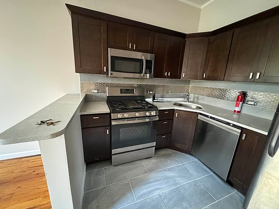 2nd image of 18 E 125th St #6