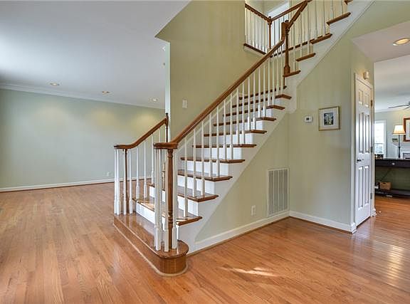 2nd image of 932 Yearling Way