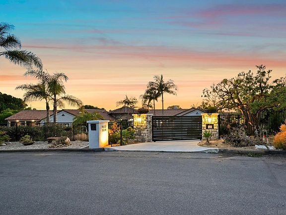5th image of 1512-14 Uno Verde Ct