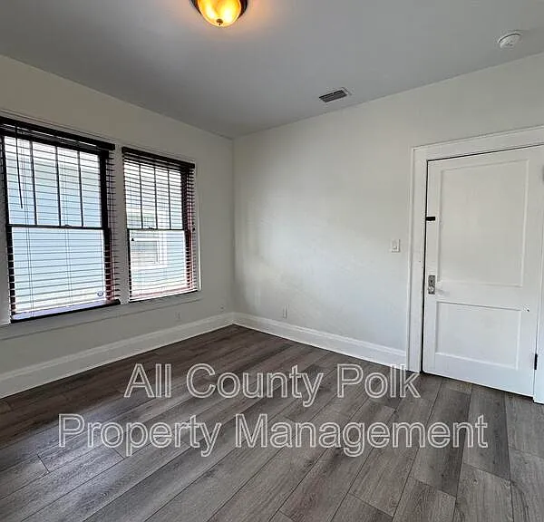 202 W Belmar St — Photo 25