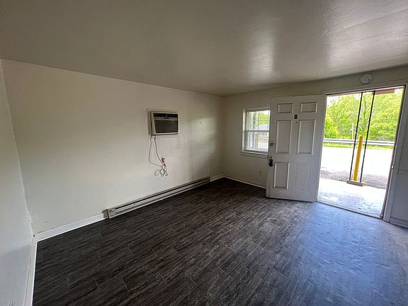 3rd image of 833 Westside Blvd NW APT B