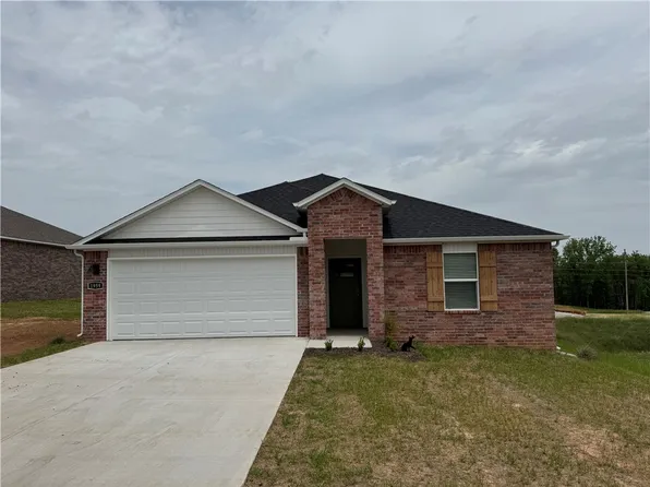 1959 Larkspur St, Springdale, AR 72762