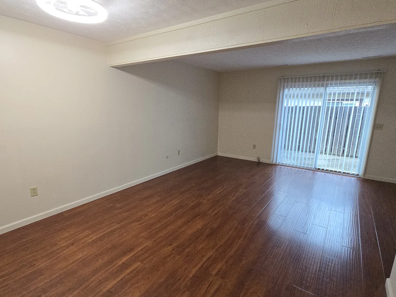 2 bed, 1.5 bath, 1024 sqft, $1,400 — Photo 3