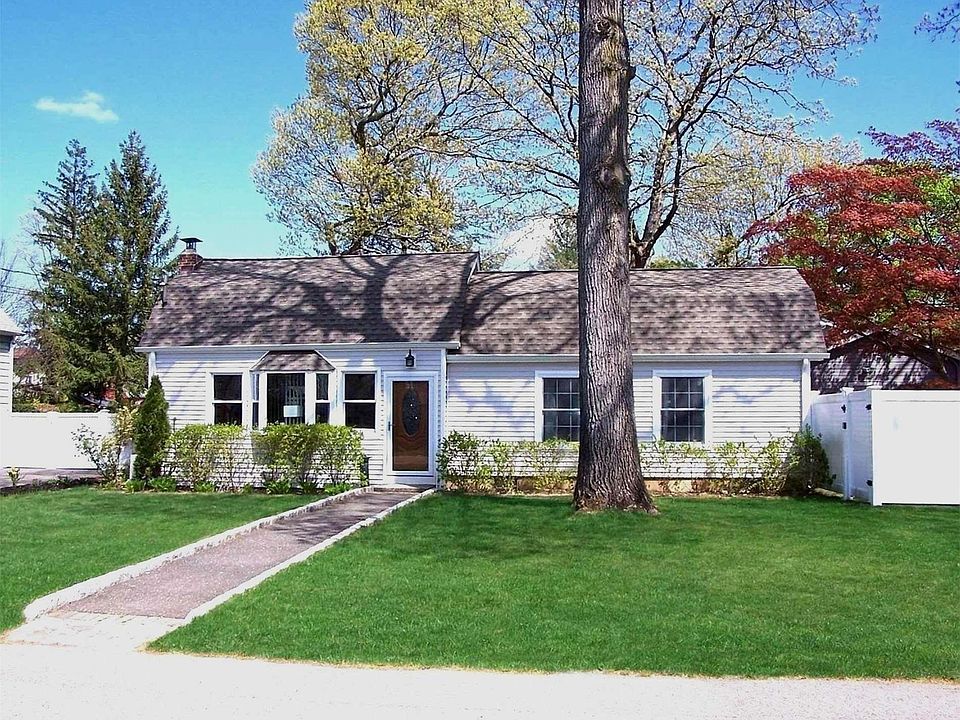 1st image of 210 1st Avenue