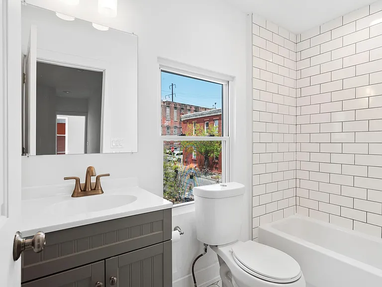 231 W Atlantic St — Photo 6