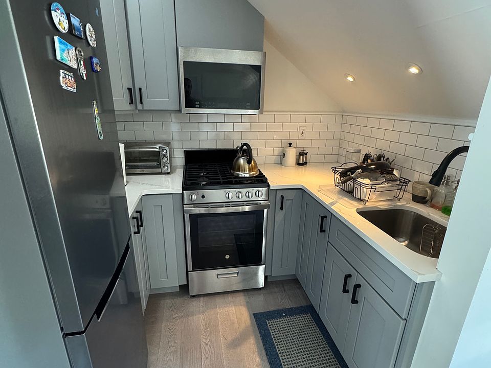 1st image of 410 Cromwell Ave Floor 2