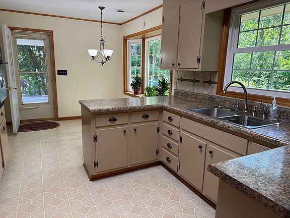 4th image of 112 Haven Dr