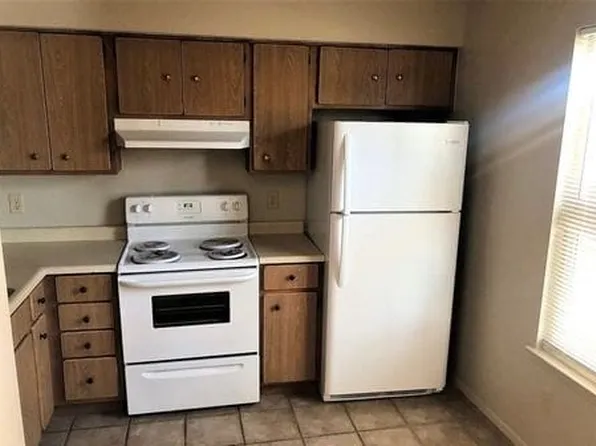 1323 S Almendra St, Las Cruces, NM 88001