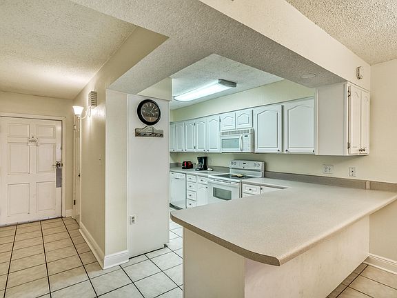 5th image of 5801 Thomas Dr Unit 922